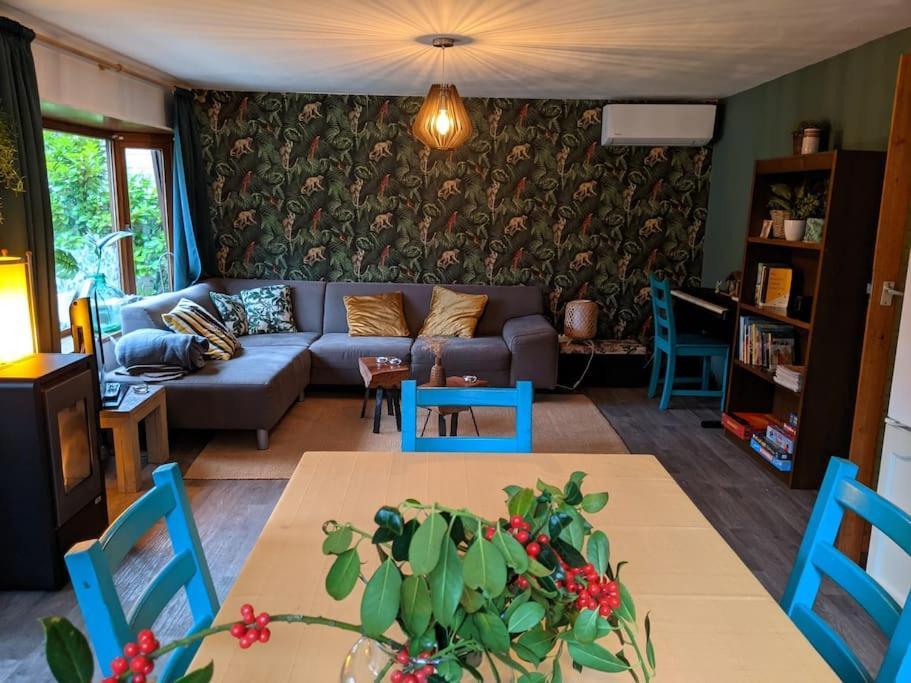 Sfeervol Chaletje In Een Rustige Bosrijke Omgeving Diessen Bagian luar foto